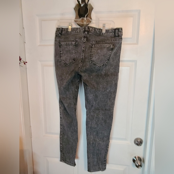 Forever 21 - Picture 11 of 16